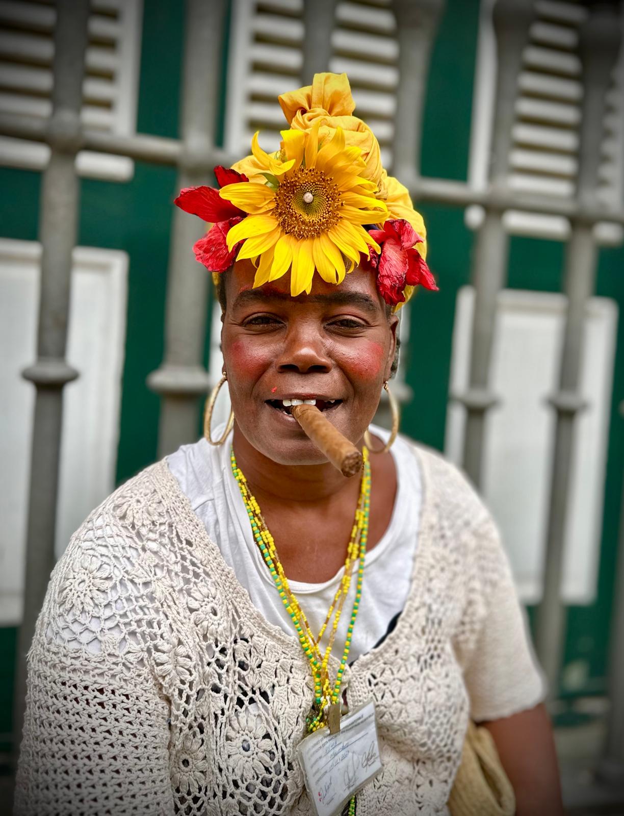 flowerLadyCigar