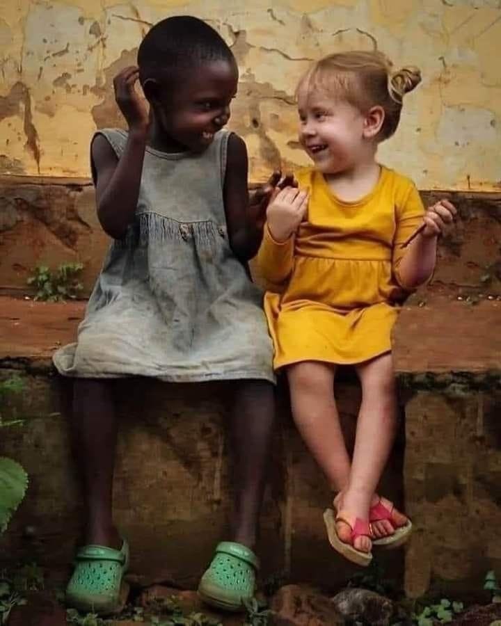 girls black&white 